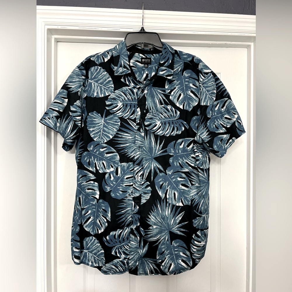 Light and comfortable short sleeve shirt